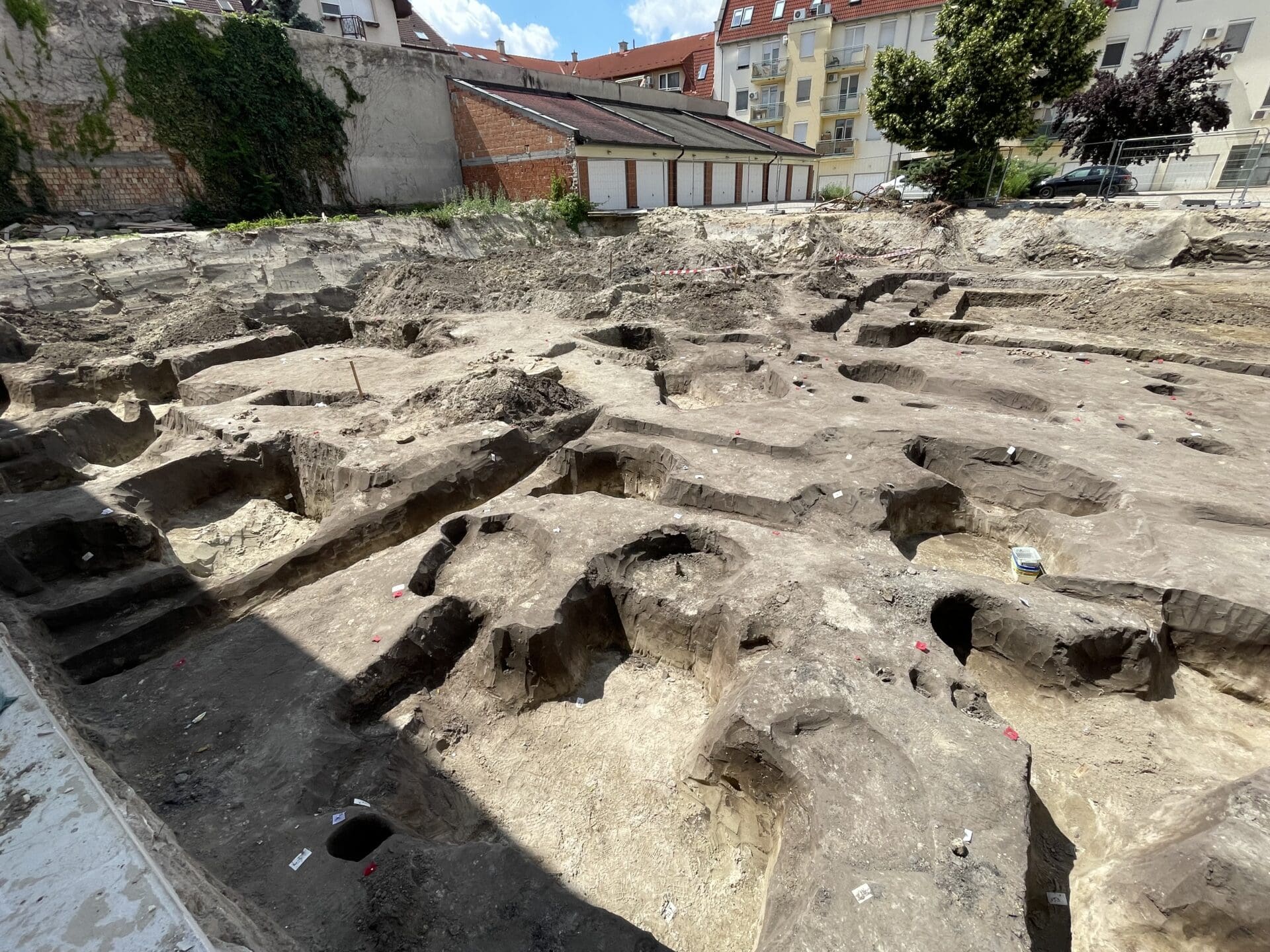 Ritka pénzérme és egy 16. századi ház nyomai kerültek elő a Jókai utcai ásatáson